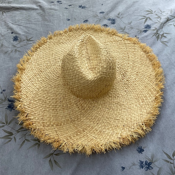 Jenni Kayne Beige Wide-Brimmed Straw Hat with Frayed Edges - Picture 2 of 3
